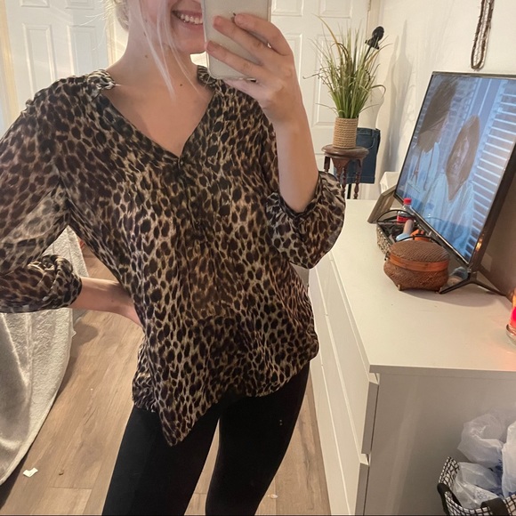 Leopard Print Blouse Size Medium - Picture 3 of 5